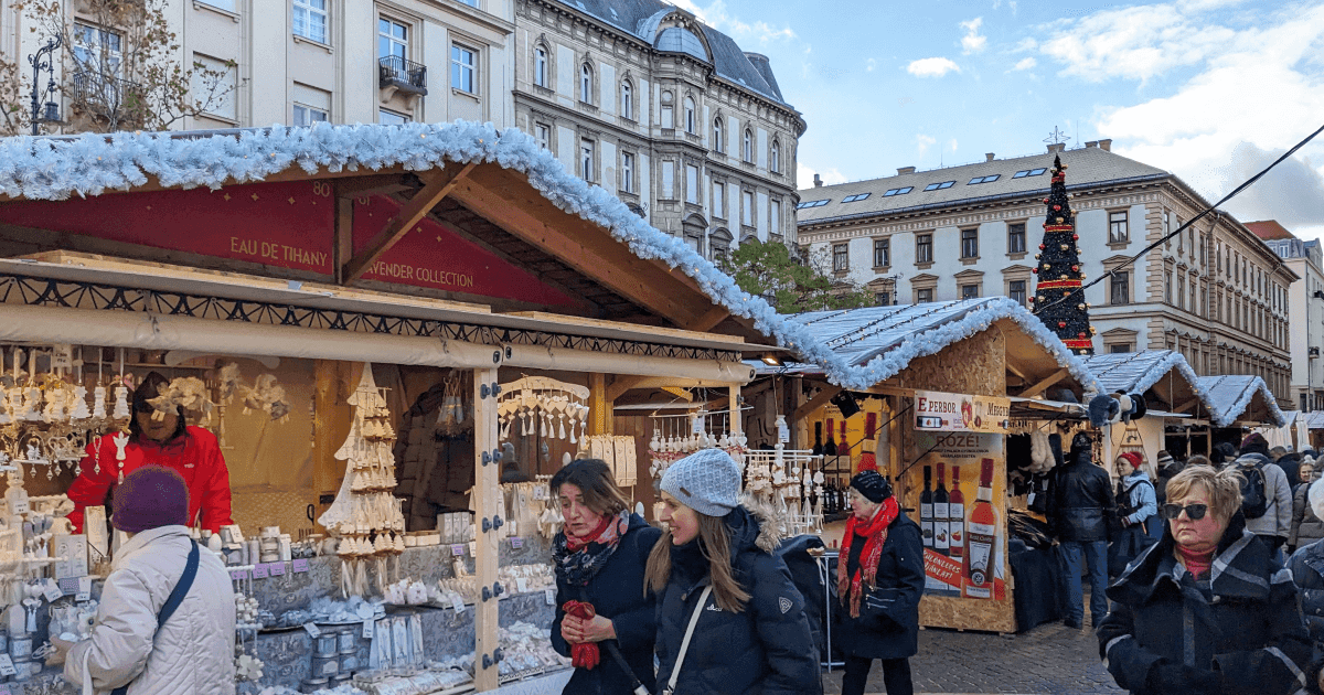 Expat's guide to holiday markets: Best Christmas markets in EU capitals and hidden local gems | Profee Blog